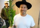 I dig the hat (& Lulav)